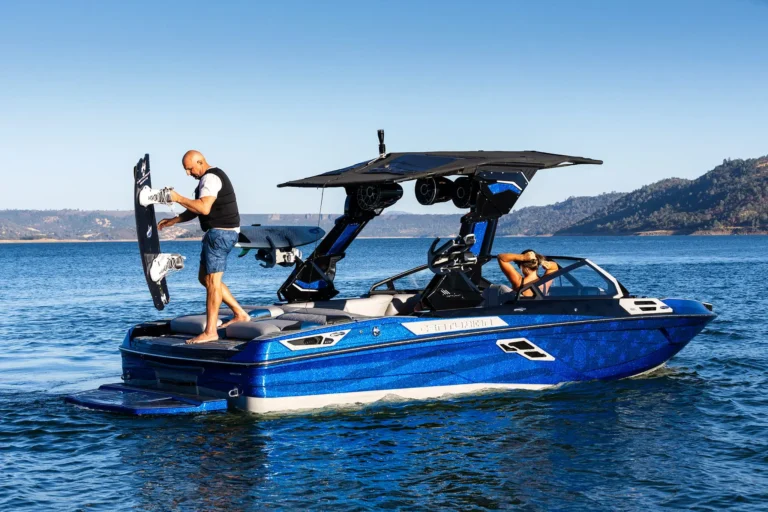 2025-Centurion-Ri230-On-Water_19